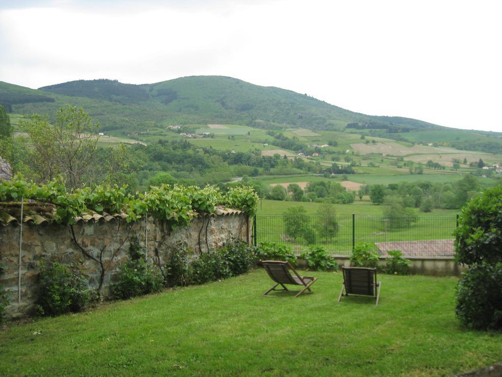 Отель La Ferme Berger Les Ardillats Экстерьер фото